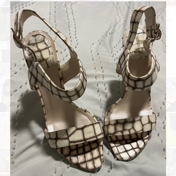 Woman’s Christian Dior heels - Picture 1 of 3